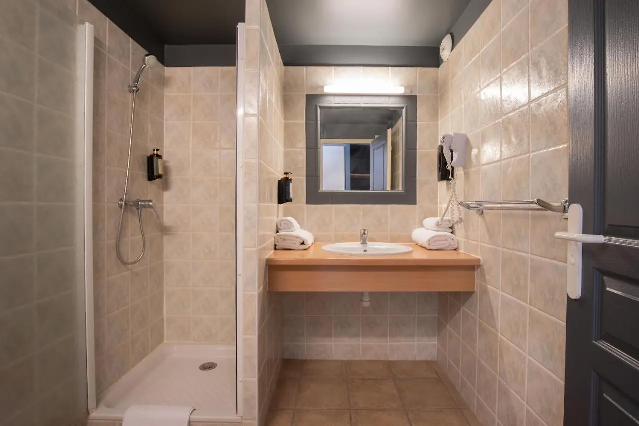 Hotel La Perna Pernes-les-Fontaines 3*,