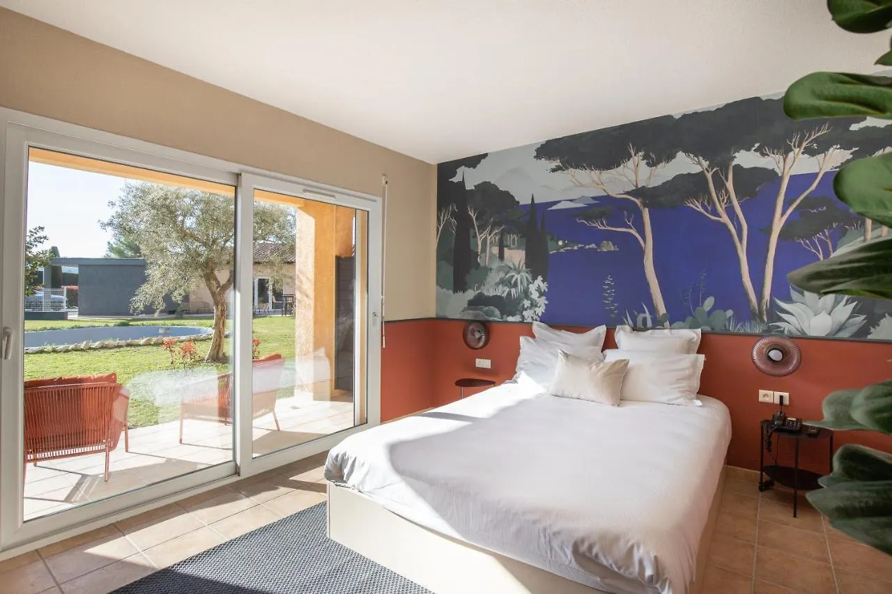 Hotel La Perna Pernes-les-Fontaines 3*,