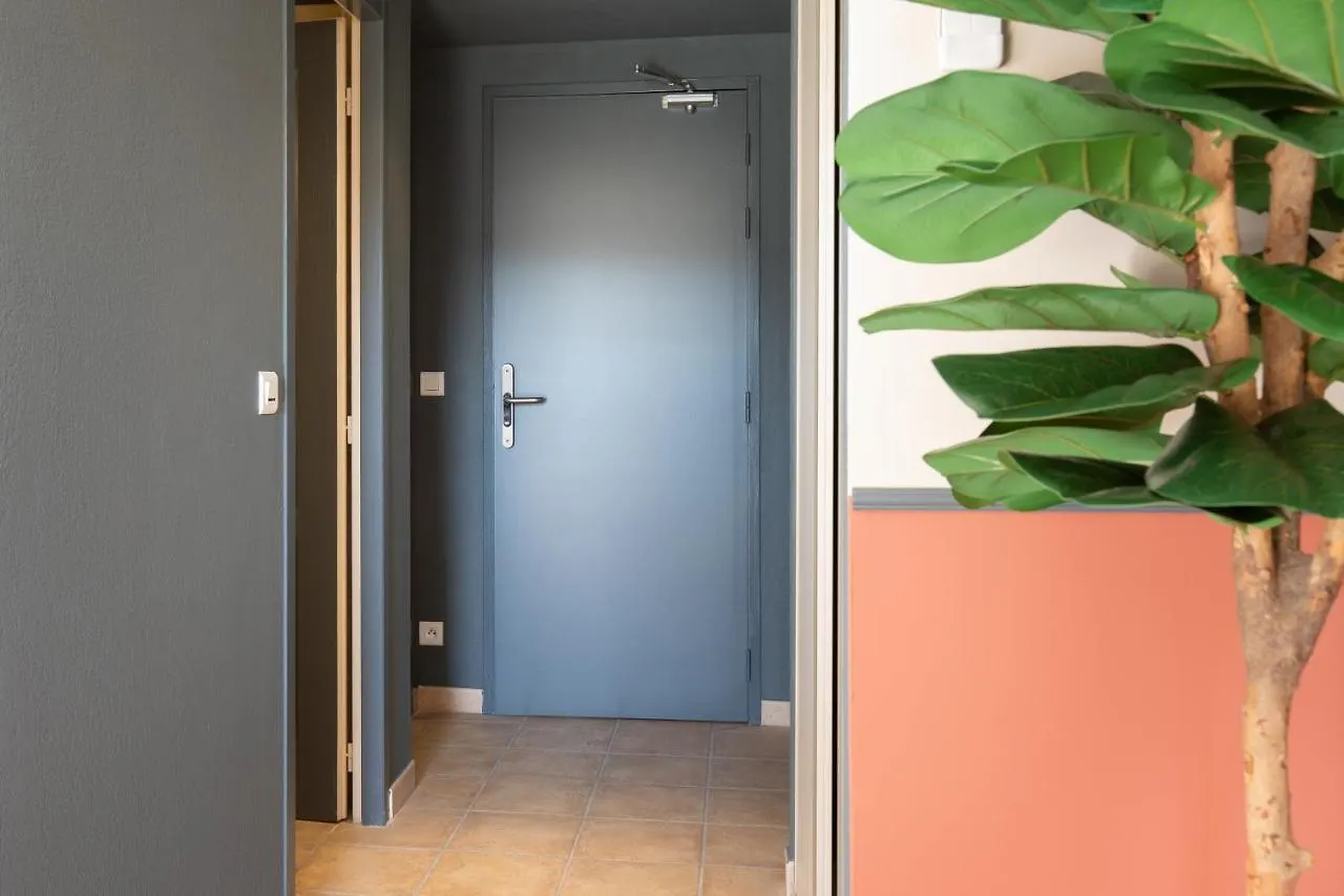 Hotel La Perna Pernes-les-Fontaines 3*,
