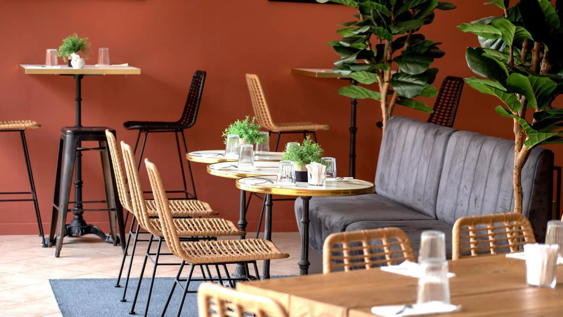 Hotel La Perna Pernes-les-Fontaines 3*,